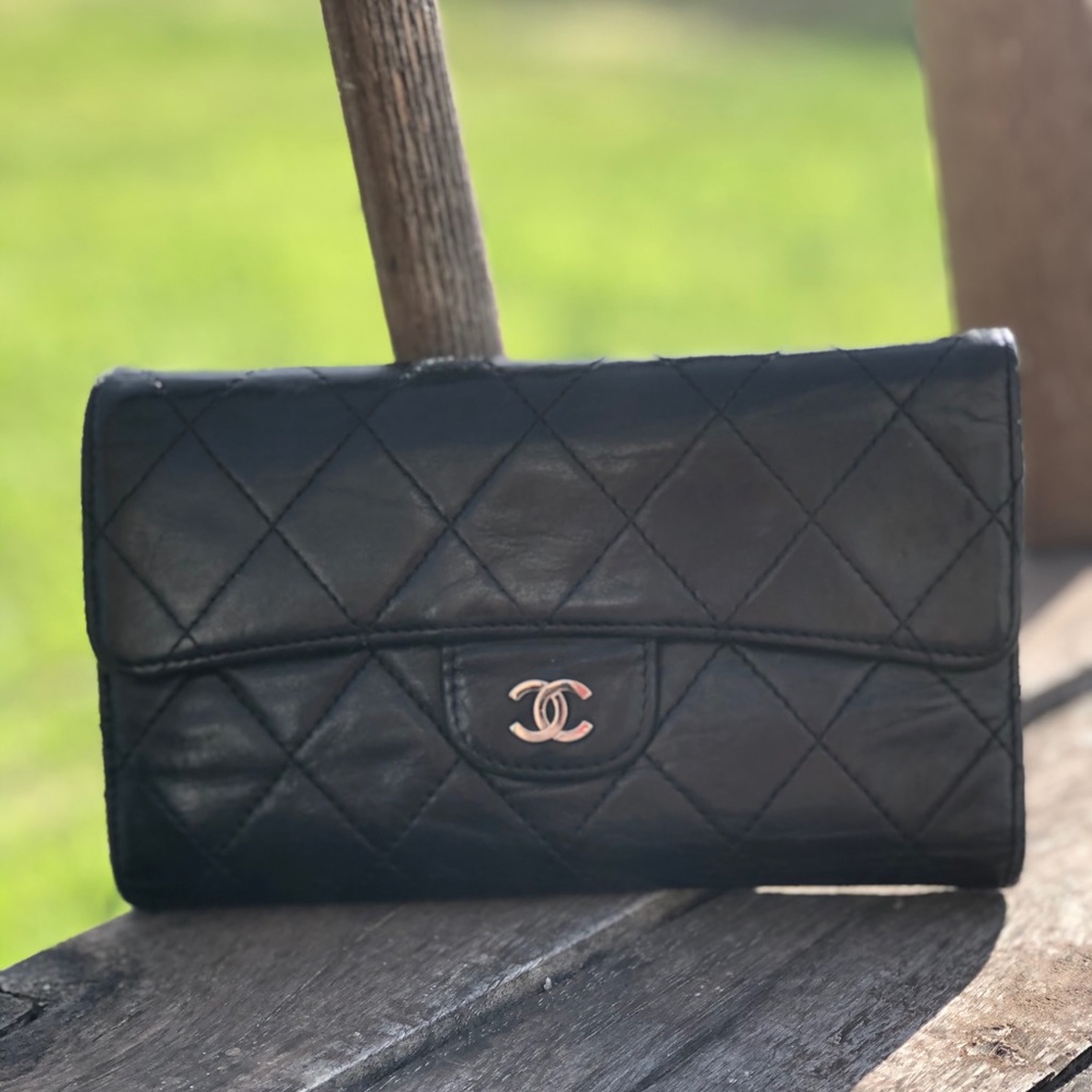 🖤Classic Auth. CHANEL Wallet!🖤